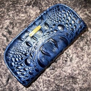 😳SALE😳 💙🕰️EUC Brahmin VINTAGE NAVY Melbourne Makeup Case 🕰️💙